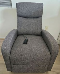 Reclining massage chair