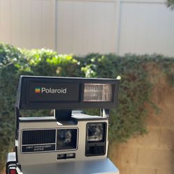 Sun 600 Polaroid Camera 