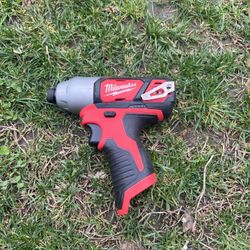 Milwaukee Impact Driver M12