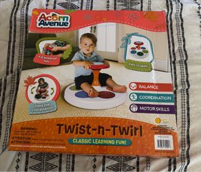 Acorn Avenue Twist & Twirl