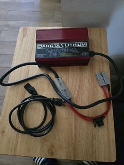 Dakota Lithium 24V 20A LiFePO4 Charger + adapter/cables