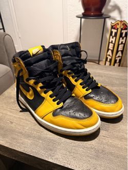 Air Jordan 1 Retro High OG “Yellow Toe”