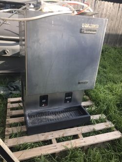 Scotsman Water And Ice Dispenser (commercial)