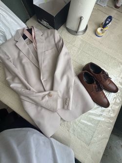 Express full suit w shoes Medium