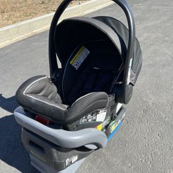 GRACO Rear facing Carseat With Base