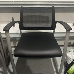 Modern Mesh Guest Chair with Arms – Black