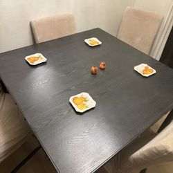 🍽️ Modern Black Dining Table + 4 Chairs – Great Condition