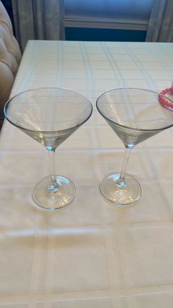 Set of 2 martini glasses