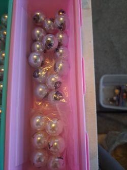 Bubblegum beads sports