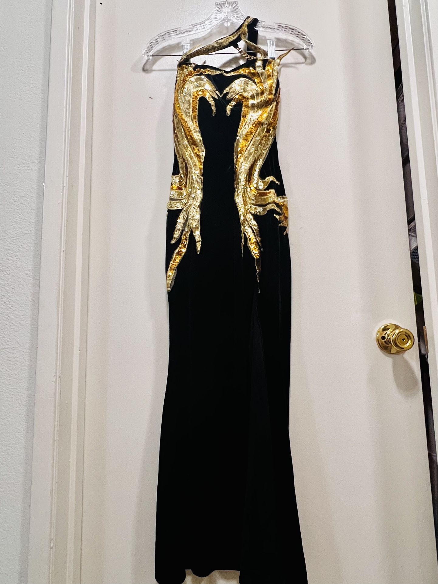Brand new, completely handmade custom-made, sequined velvet sexy side-slit elastic dress/cheongsam. 