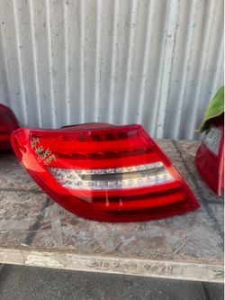 2012 2013 2014 2015 MERCEDES BENZ C250 LEFT REAR TAIL LAMP LIGHT (contact info removed)