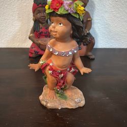 vintage figurines Hawaiian doll