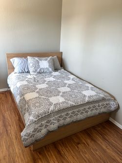 Full-Size IKEA MALM Bed Set (Excellent Condition)