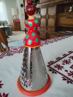 Pylones grater. Unique 4 different grate types