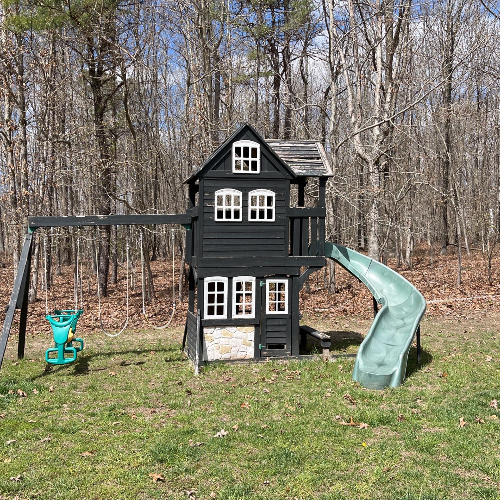 Play House Swing Set