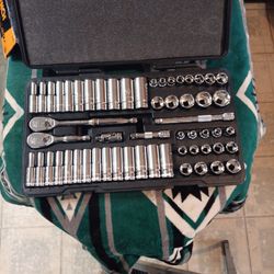 Gearwrench 80550 . . 57 PC. Sae/metric Mechanics Tool Set. . 3/8 Inch. . 90T With Case. . 6 Pt.