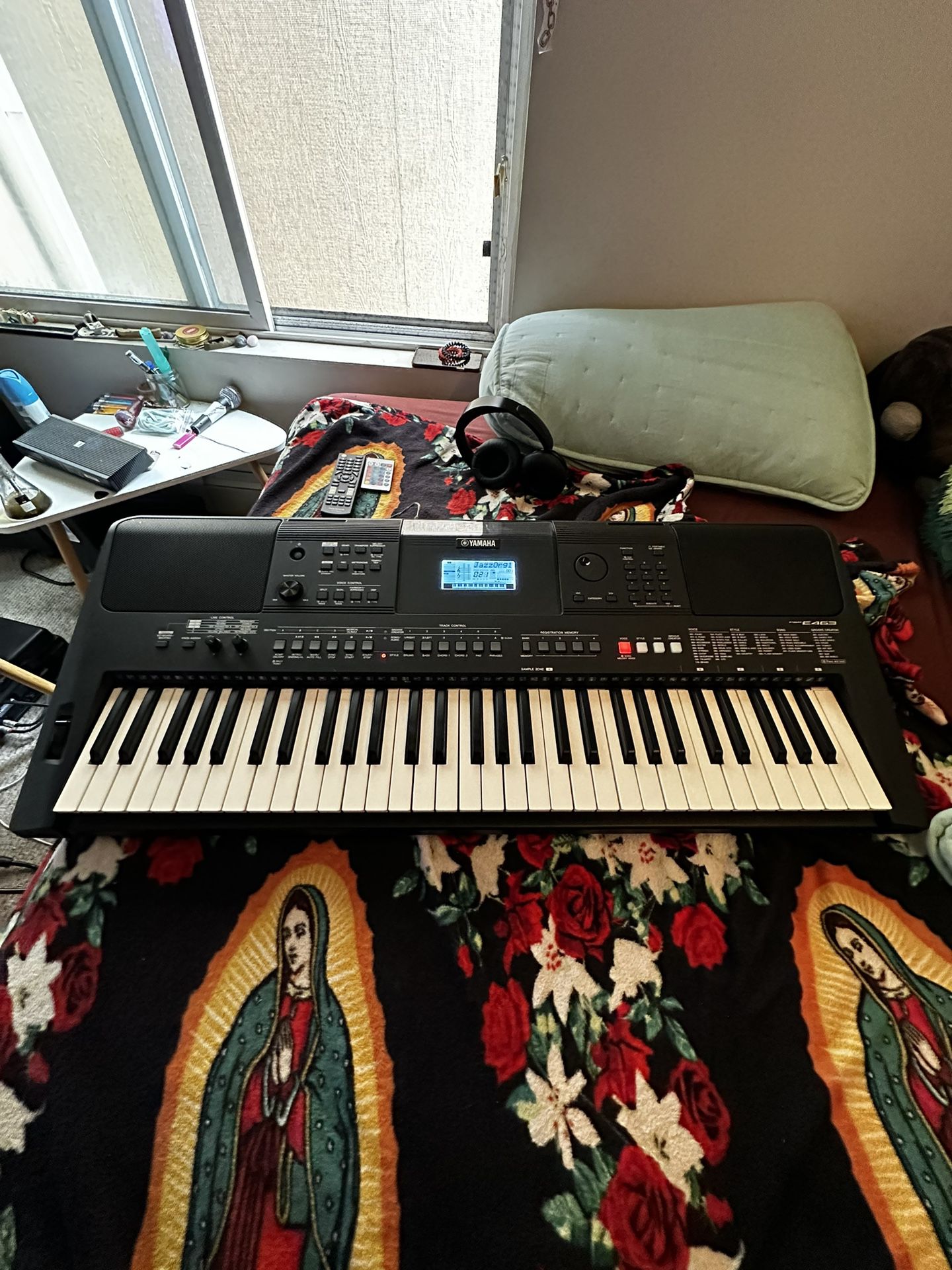Yamaha PSR-E463 Keyboard & Sampler