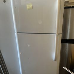 Frigidaire Refrigerator 