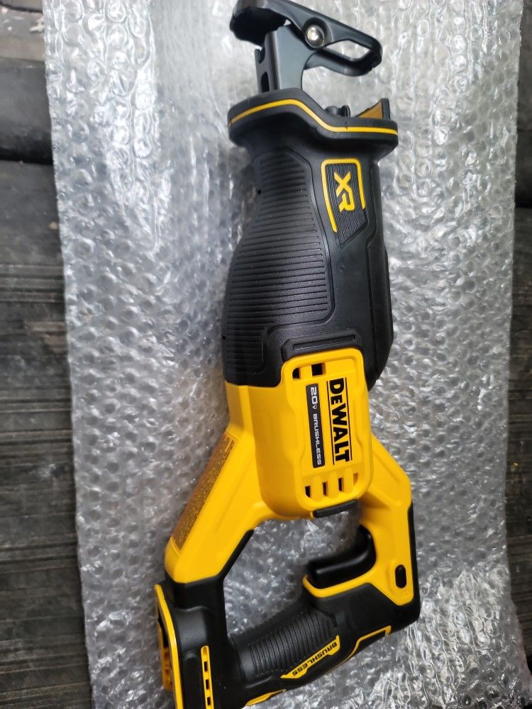 DEWALT 20VMAX XR BRUSHLESS VARIABLE SPEED RECIPROCATING SAW NEW (TOOL ONLY)