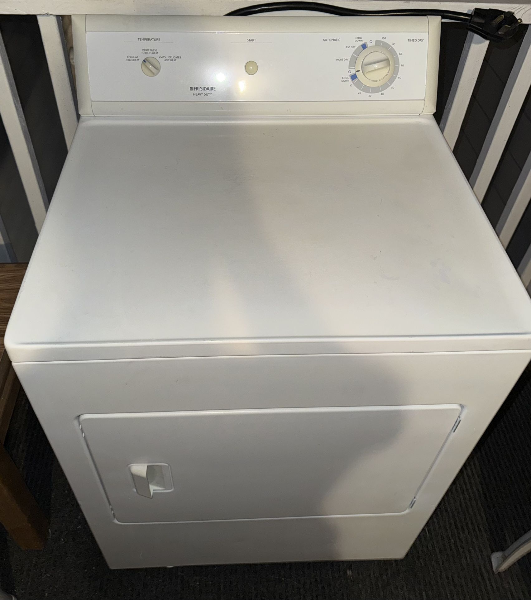 Frigidaire Admiral Electric Dryer. Excellent Work Properly. No Issues.