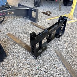 Skid steer forks 40” With Hitch 