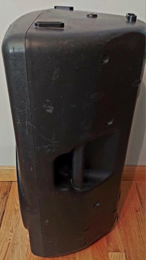 Behringer Eurolive B215D 550W 15 inch Powered Speaker