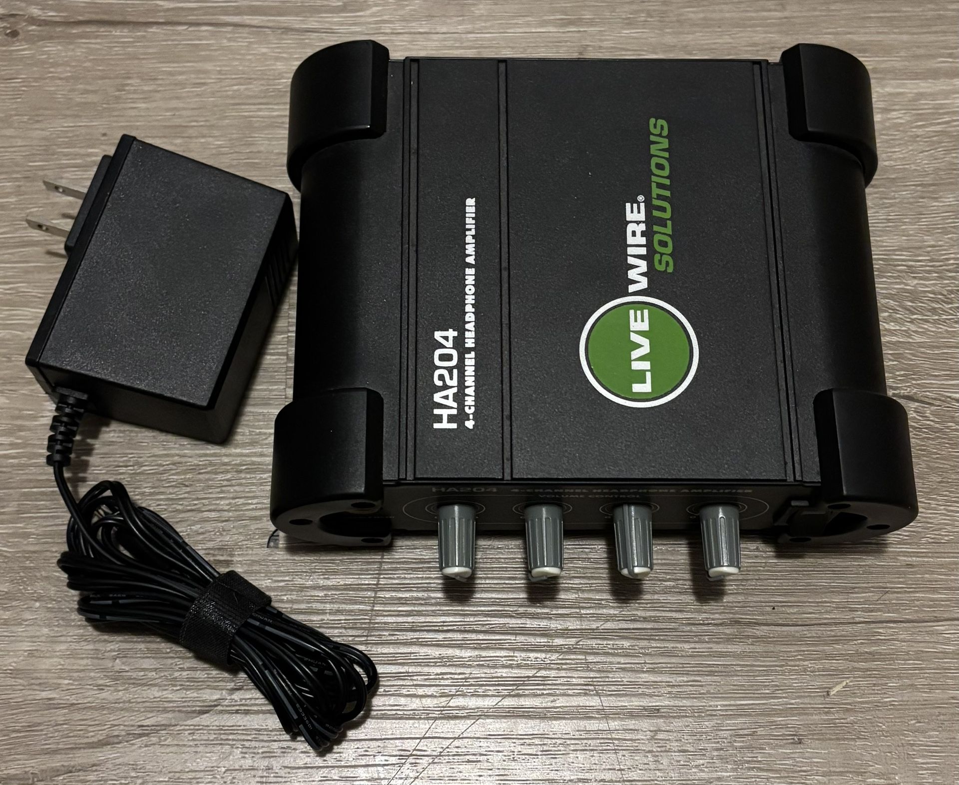 Live Wire Headphone Amp HA204