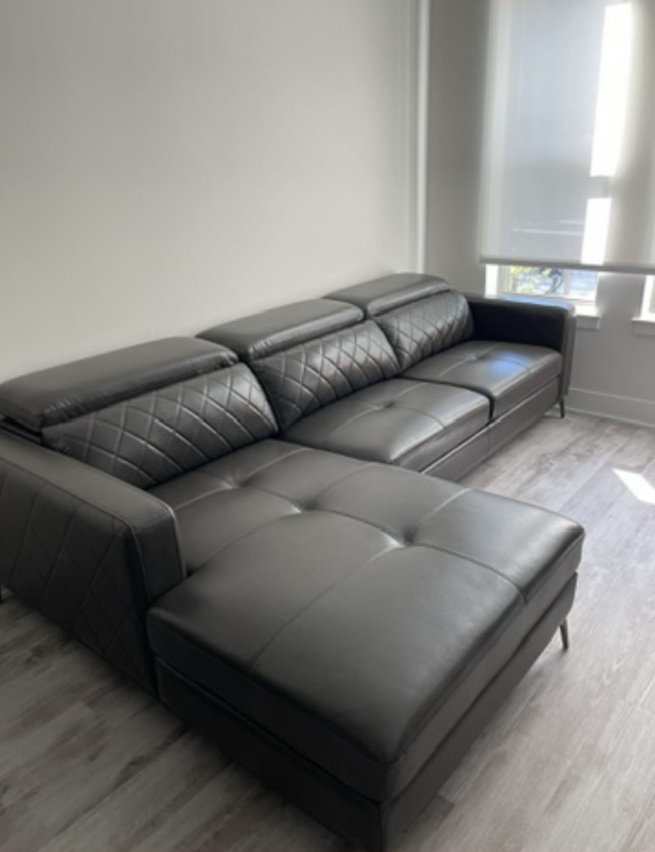 Via Sorrento Granite 2-Piece Sectional w/ Chaise – Rooms To Go