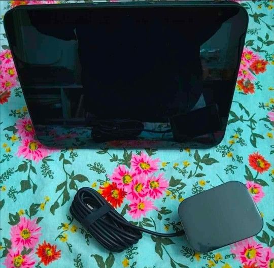 Amazon echo show 8 Alexa ( price is firm $60)