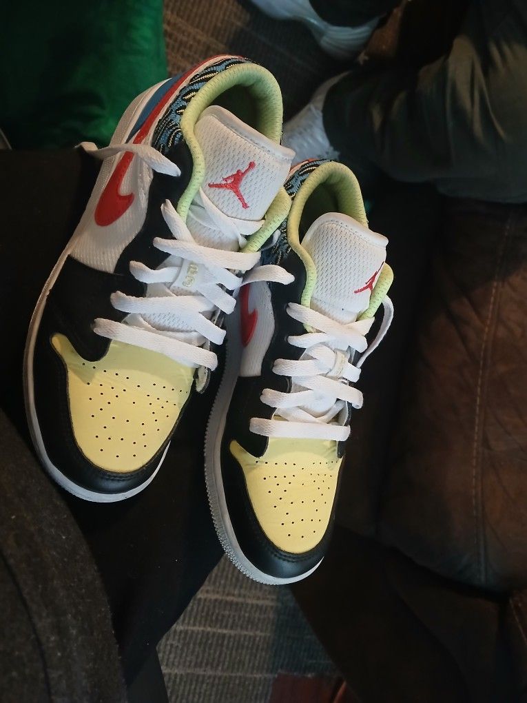 Nike Air Jordan Size 4 Youth