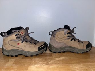 Woman’s size 6 Garmont Hiking Boots
