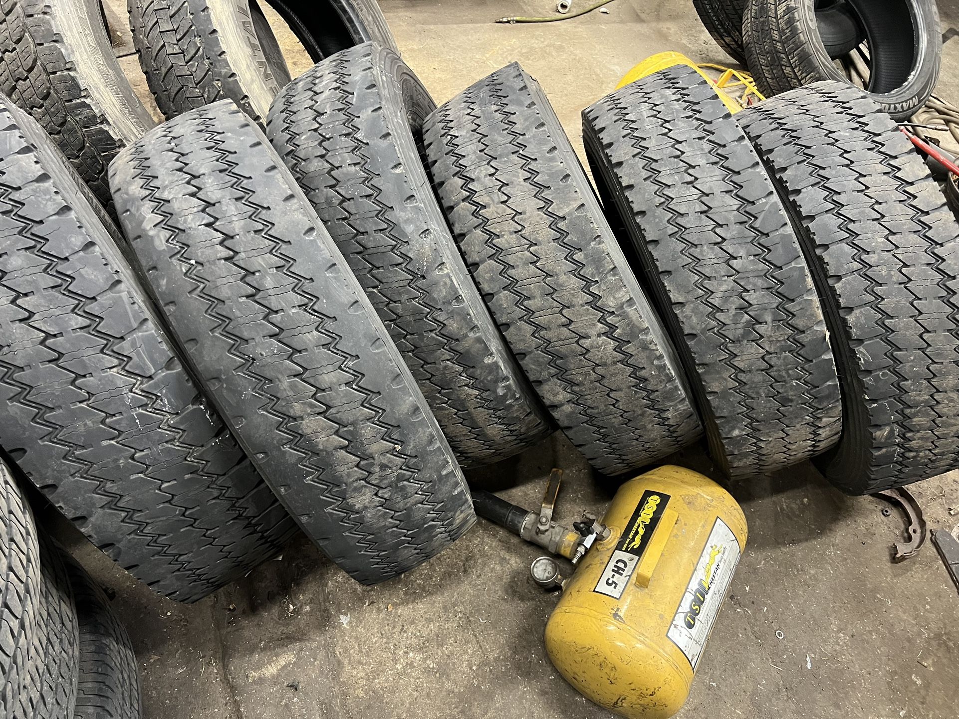 225/70/19.5 