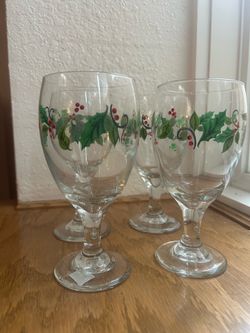 Set of 4 wine glasses