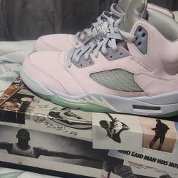 Jordans Retro 5s Easter Size 10.... 140 Cash