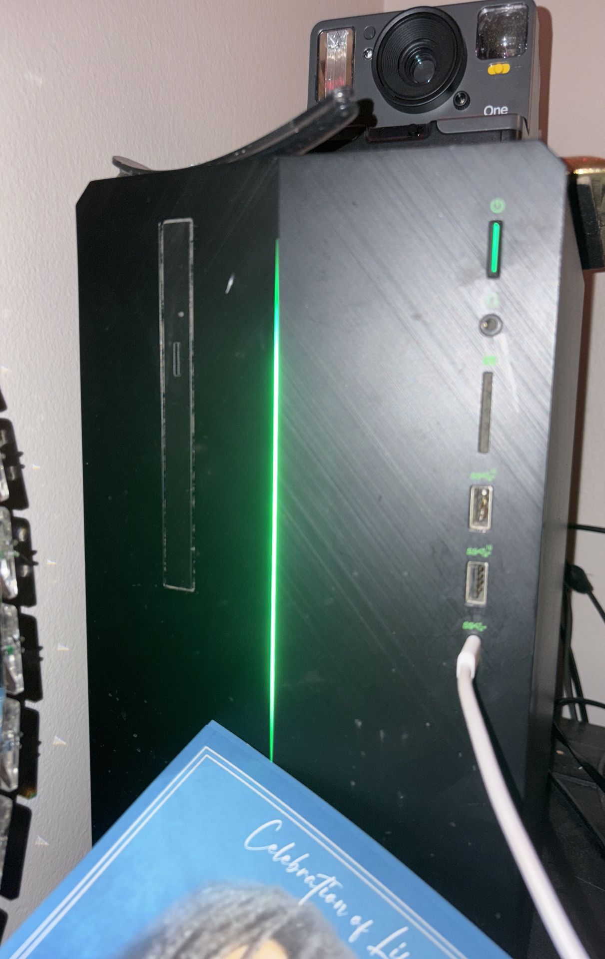Gaming Computer W/ Screen & Keyboard