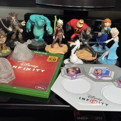 Xbox One Disney Infinity 3.0 Game & Figurines 