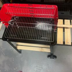 Sahare Steel Rectangular Bbq Grill With 4 Legs, Tyre And Wooden Rack Red / Black