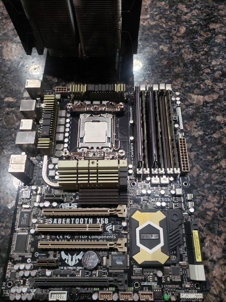 Sabertooth X58 + X5660 + Ram + Cooler