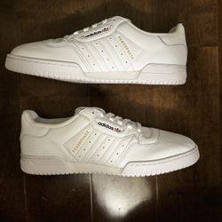 6.5M/7.5W Adidas Powerphase shoe in Cloud White 