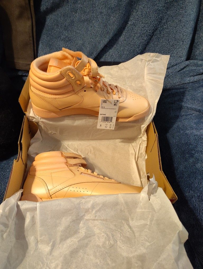 Reebok Aka ( 54.11)