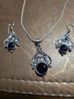 Pendant and earrings set