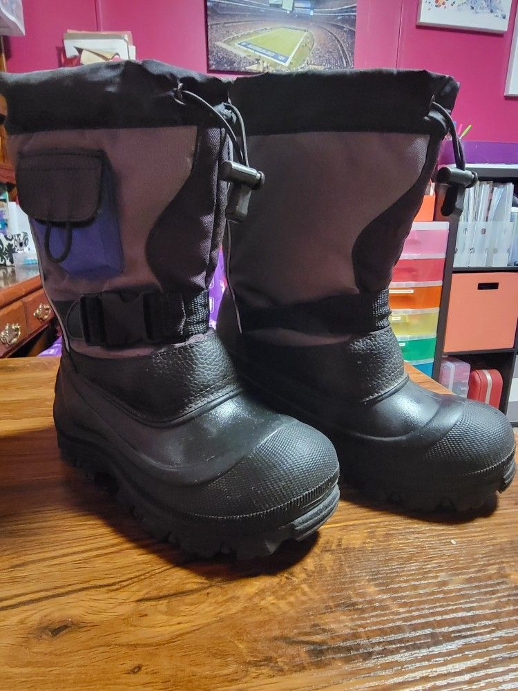 snow boots size 6 youth