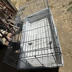 Jaula Para Gatos O Perros O Conejos No Sé Están En Buenas Condiciones Usada Pero En Buenas Condiciones A Buen Precio