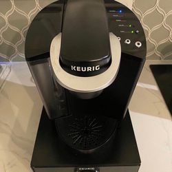 Keurig Bundle: Coffee Maker, 35 K-Cup Pod Storage Drawer, Plus New Filter
