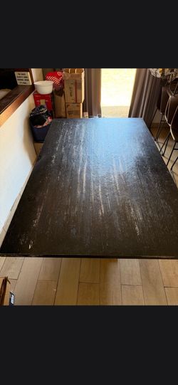Table with 6 chairs