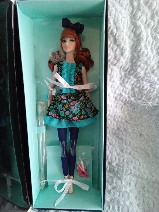 IT JASON WU DYNAMITE GIRLS VINTAGE VINYL GAVIN FASHION DOLL
