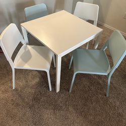 IKEA 4 Chairs And Table