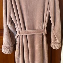 Women’s Plush  Soft, Long  Robe -large