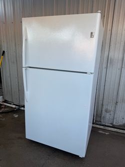 GE Top Bottom Fridge