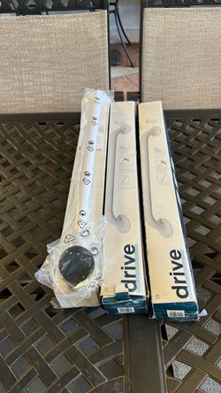 Grab Bars. 24” White. Chino. Ca